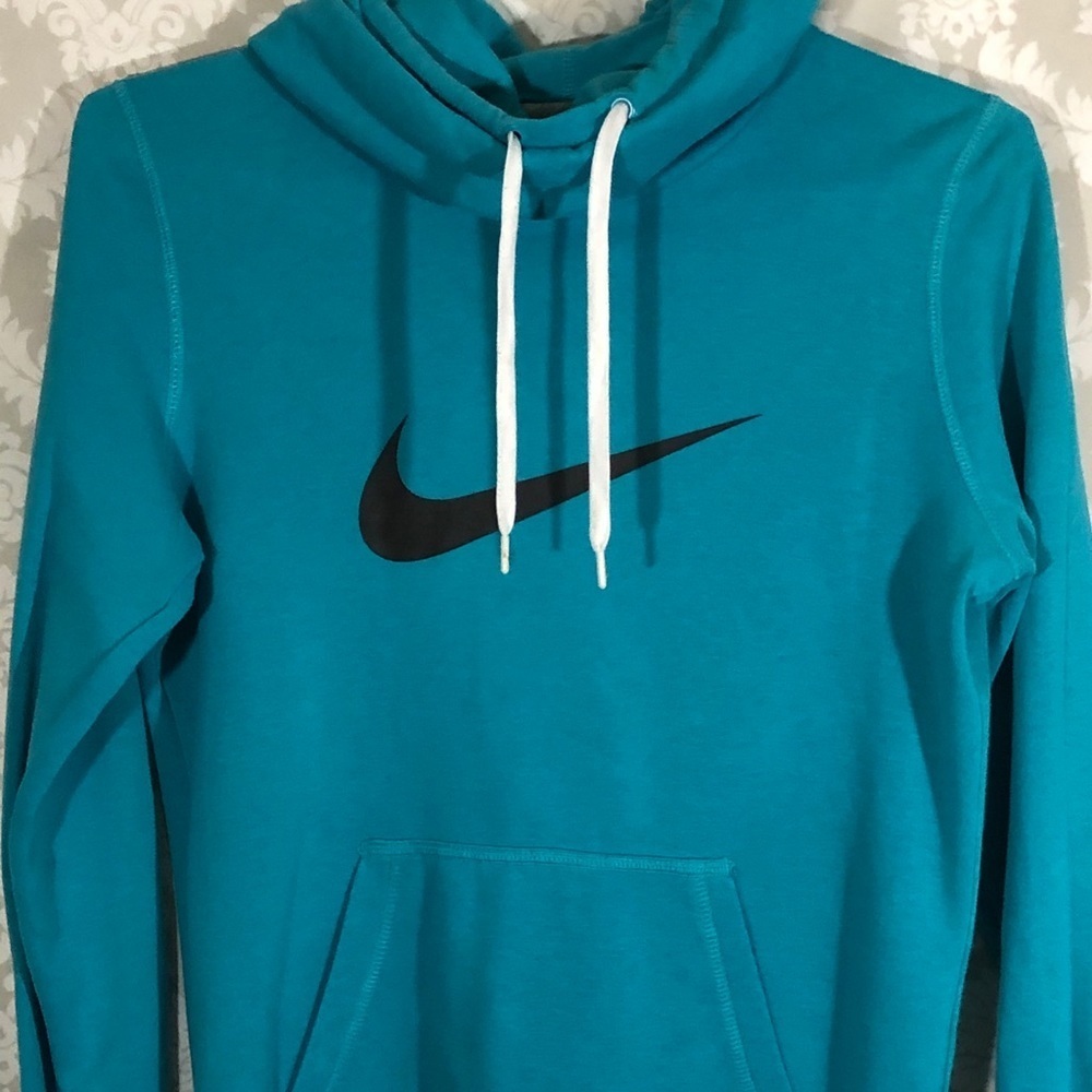 Nike Pull Over Workout Top with Hood M